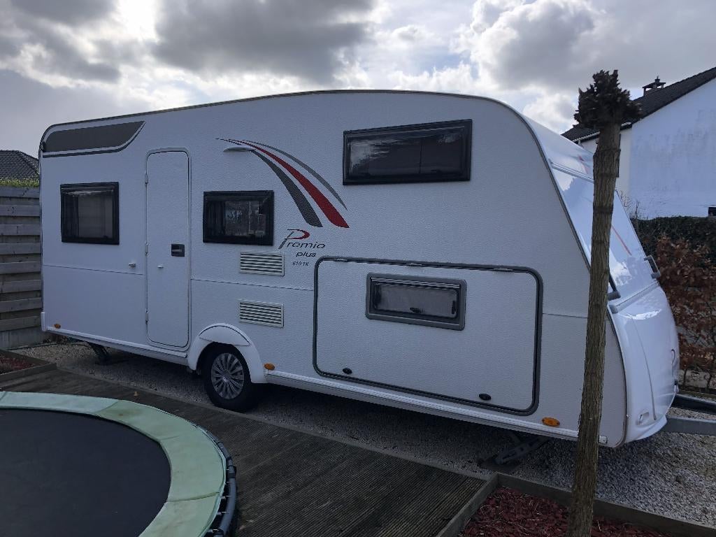 Bürstner Premio Plus 510 TK, Coin salon convertible, 5 à 6 mètres, Poêle, Particulier