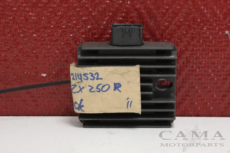 SPANNINGSREGELAAR ZX 250 R (Ninja ZX250R) (SH678TA), Dhr. S. di Majo, Gebruikt, Info@cama-motorparts.nl, P.J. Troelstraweg 8 8
3144 CX  MAASSLUIS, NL