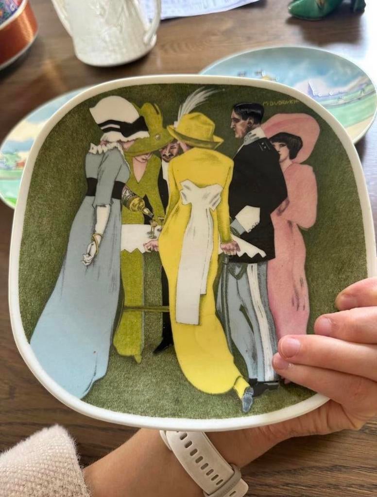 Assiette décorative en porcelaine Richard Ginori, Enlèvement