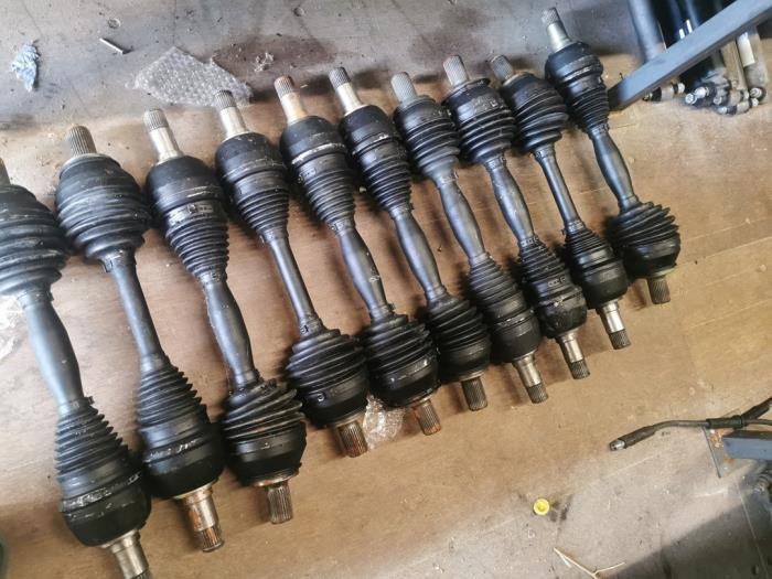 Aandrijfas links-voor van een Mercedes GLA, Gebruikt, -, Ophalen of Verzenden, -