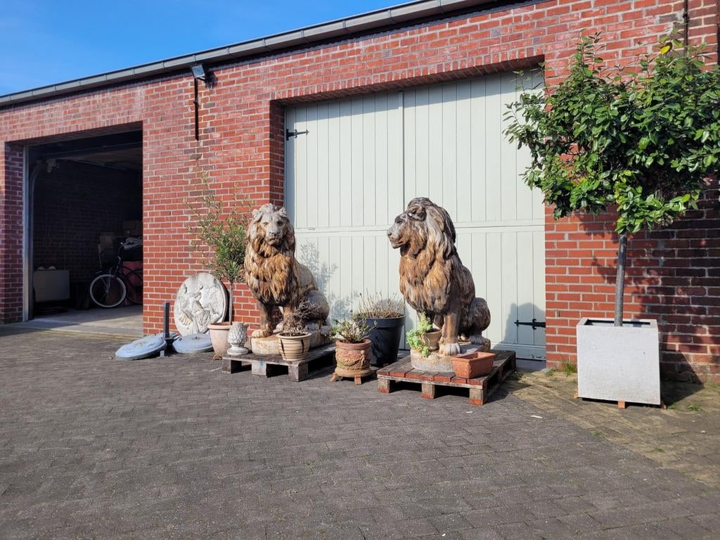 Leeuwen 2x, Tuin en Terras, Ophalen, Zo goed als nieuw