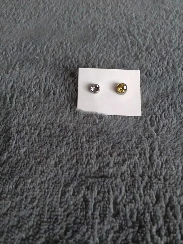 Zilver/gouden oorbellen die niet bij elkaar passen, Handtassen en Accessoires, Oorbellen, Overige materialen, Ophalen of Verzenden