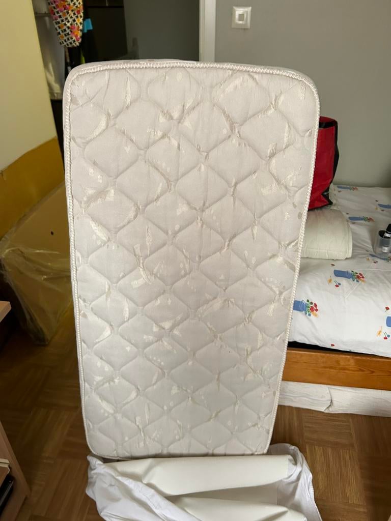 Kinderreis bed, Ophalen, Zo goed als nieuw, Matras