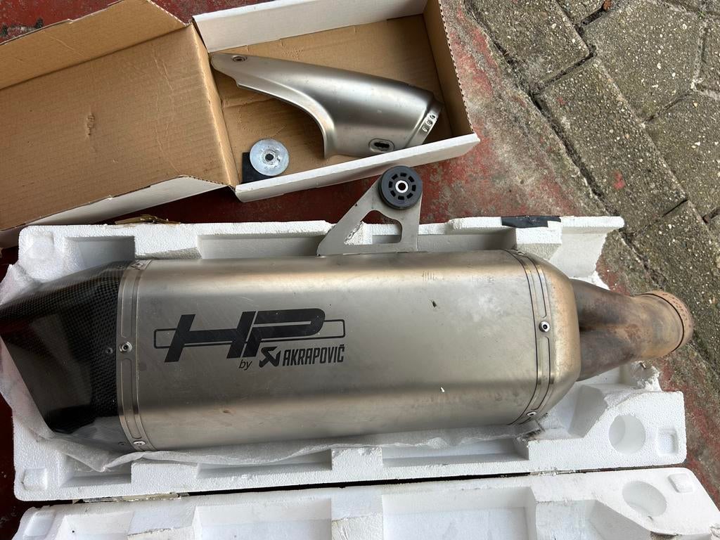 Akrapovic uitlaat bmw r 1200 gs / r 1250 gs, Motoren, Ophalen, Gebruikt