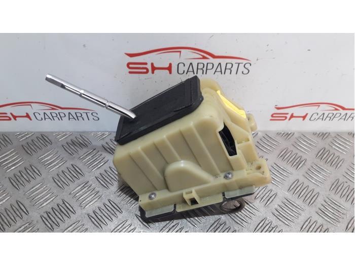 Levier de vitesse d'un Mercedes E-Klasse, Autos : Pièces & Accessoires, Habitacle & Garnissage, Mercedes-Benz, Utilisé, 3 mois de garantie