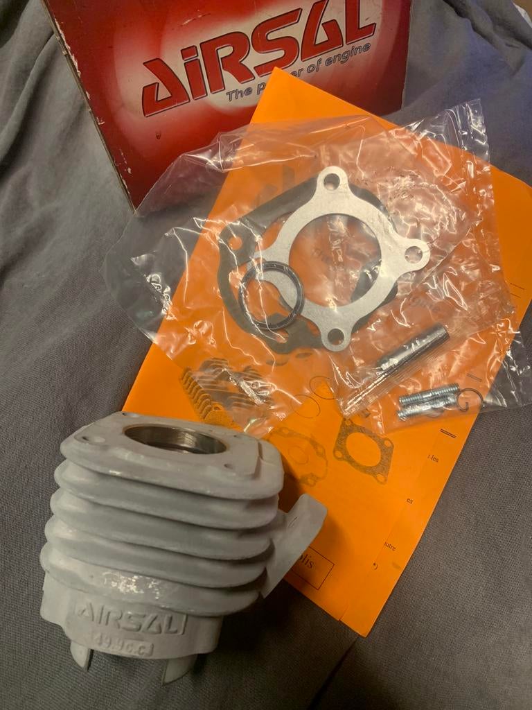 CILINDER AIRSAL 50CC MINARELLI AC 02130940, Ophalen of Verzenden, Cilinder, Aprilia
