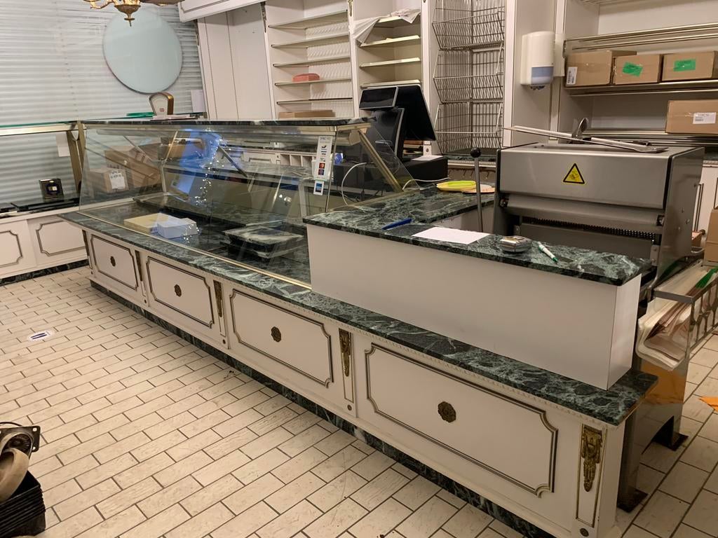 Winkelinrichting, Ophalen