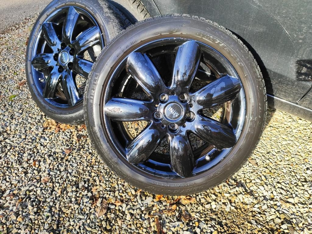 Mini Clubman S roue 17 Noir bril Pirelli neige, Autos : Pièces & Accessoires, Pneus & Jantes, Enlèvement, 17 pouces, Pneu(s)