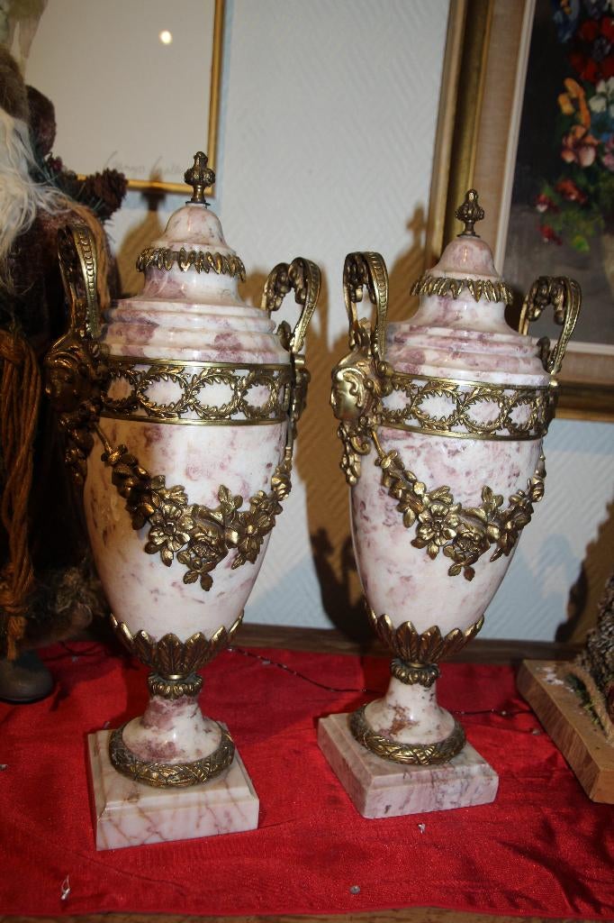 cassoletten in marmer ca 1900