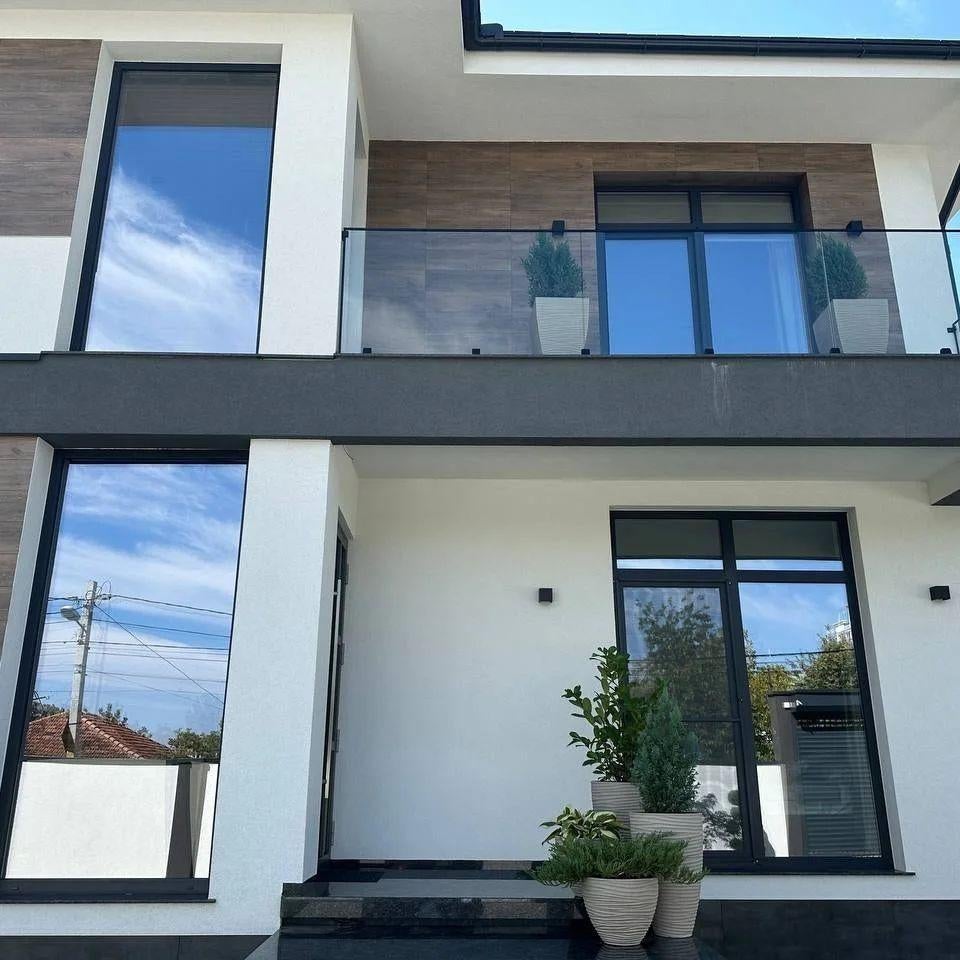 PVC-frame. ALUMINIUM. HOUT. Elektrische rolluiken, zonneluik, Verzenden