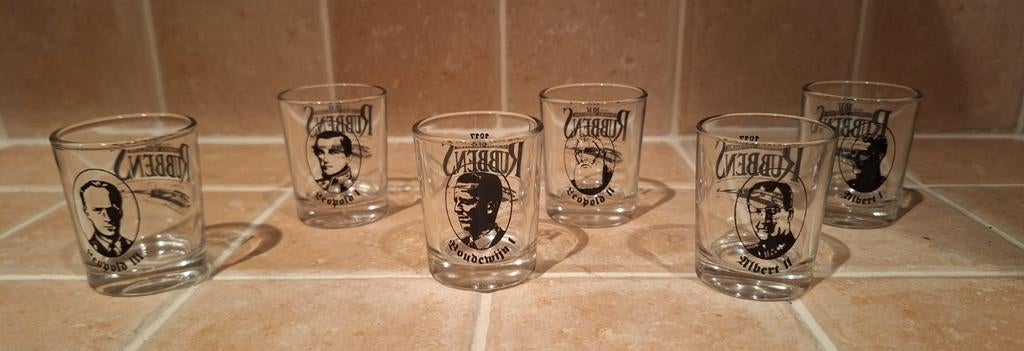 Rubbens distillerie 6 shot glaasjes jenever Belgische koning, Ophalen, Zo goed als nieuw