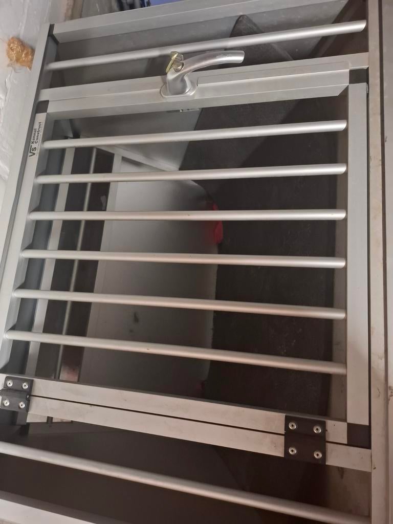 Hondenbench voor auto – aluminium – stevig & veilig, Dieren en Toebehoren, Hondenbenches, Ophalen