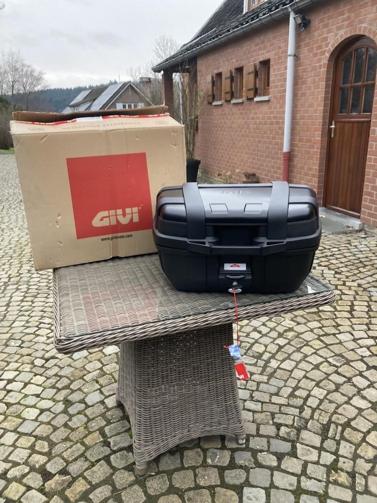Top Case Givi 52 Litres neuf, jamais utilisé, Motos, Accessoires | Valises & Sacs, Enlèvement ou Envoi, Neuf