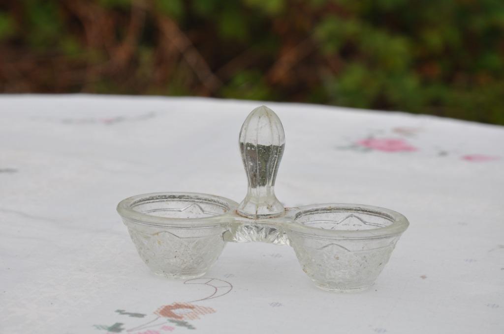 §  saleron en verre moulé rond, Antiquités & Art, Enlèvement ou Envoi