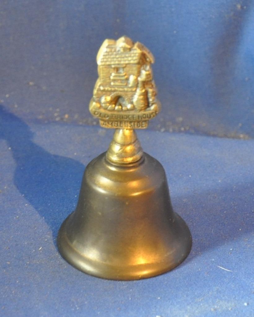 clochette old bridge house ambleside, Antiquités & Art, Enlèvement ou Envoi, Cuivre