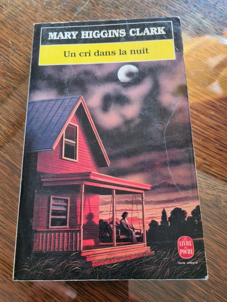 Mary Higgins Clark - Un Cri Dans La Nuit, Livres, Enlèvement ou Envoi, Comme neuf, Mary Higgins Clark