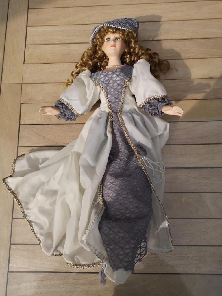 Poupée ancienne, Enlèvement ou Envoi, Comme neuf, Poupée