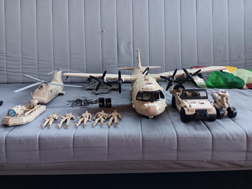 Grand set de jeu militaire, Enlèvement ou Envoi