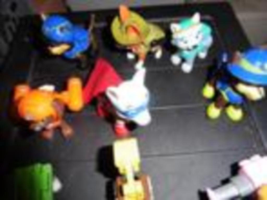 11   figures  pat patrouille, Ophalen of Verzenden, Gebruikt