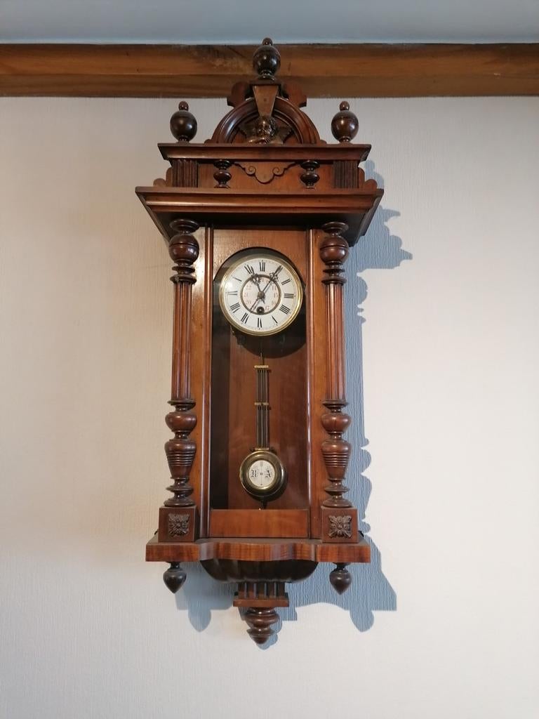 Horloge murale en bois, Ophalen