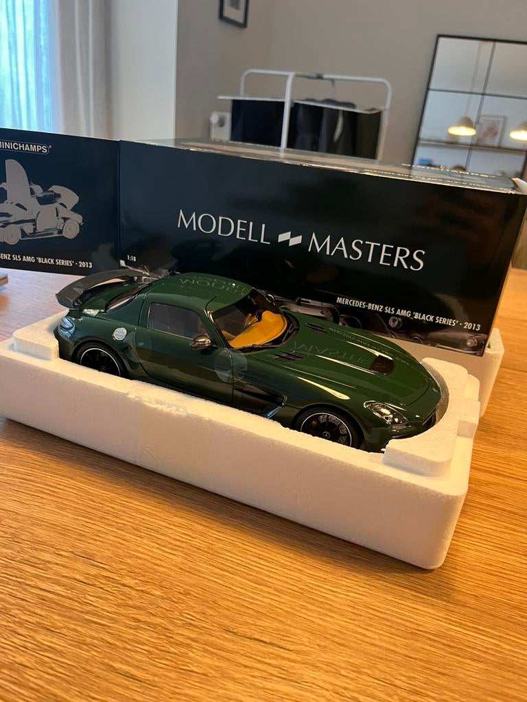 Minichamps Mercedes SLS Black Series 1:18 Irish Groen, Ophalen of Verzenden, Zo goed als nieuw, MiniChamps