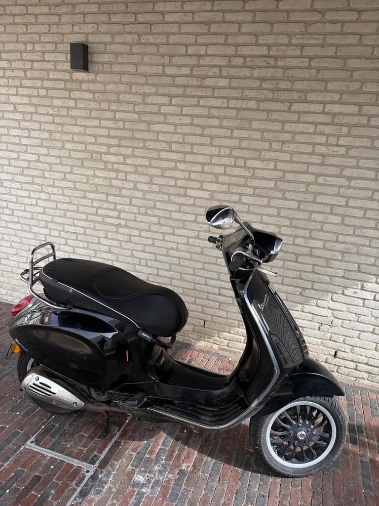 Vespa S sprint zwart A klasse met schade, Fietsen en Brommers, Scooters | Vespa, Ophalen, Gebruikt, Benzine, 25 cc