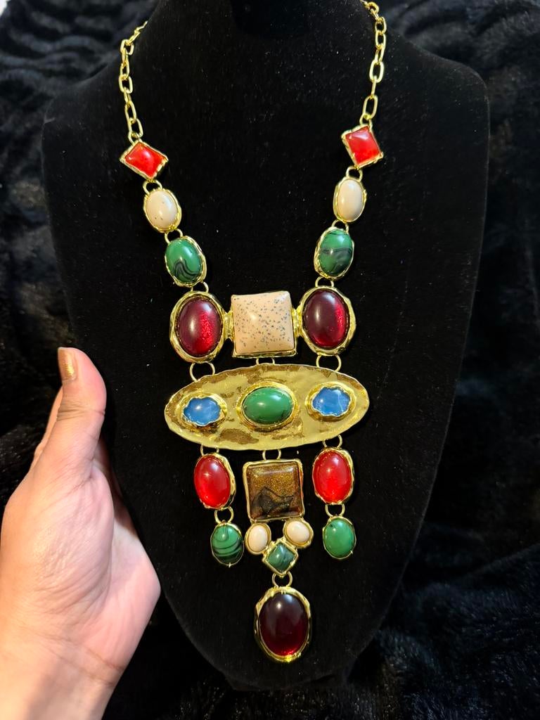 Grand collier tendance avec pierres multicolores, vintage, Bijoux, Sacs & Beauté, Colliers, Enlèvement ou Envoi, Comme neuf, Bleu