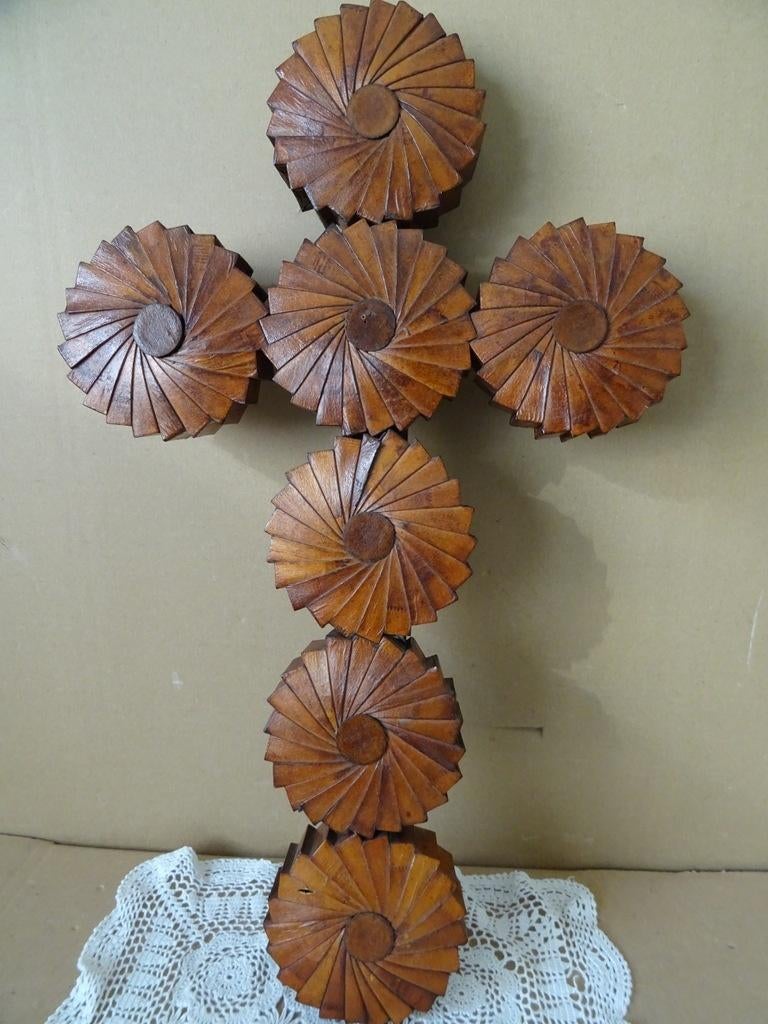 Croix crucifix d'art de clochard tramp art crucifix 56cm, Antiquités & Art, Enlèvement ou Envoi