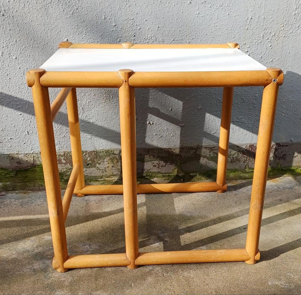 Vintage tafeltje, Ophalen