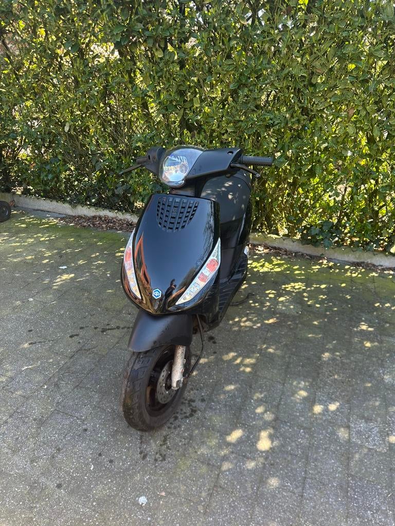 Piaggio zip 4takt, Fietsen en Brommers, Scooters | Piaggio, Ophalen, Zip, Klasse A (25 km/u), Zo goed als nieuw