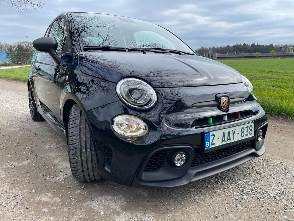 Abarth 595 “Yamaha limited Edition”, Auto's, 4 zetels, 4 cilinders, Parkeersensor, Zwart