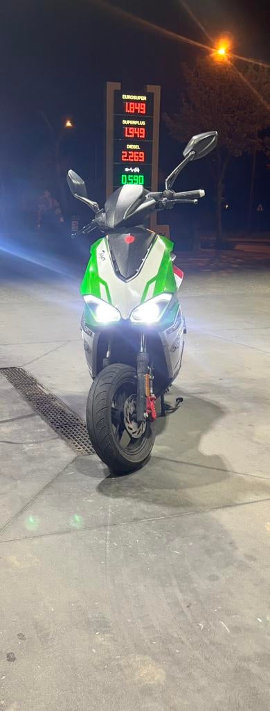 Brommer te koop B-klasse, Fietsen en Brommers, Ophalen, 50 cc, Klasse B (45 km/u), Zo goed als nieuw