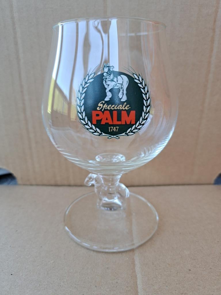 Bierglas : Palm met het trekpaard in de voet v h glas, Verzamelen, Biermerken, Ophalen of Verzenden, Nieuw, Glas of Glazen, Palm
