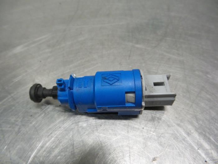 Commutateur feux de recul d'un Renault Clio (Clio 3 06-), Autos : Pièces & Accessoires, Renault, -, 3 mois de garantie, Utilisé