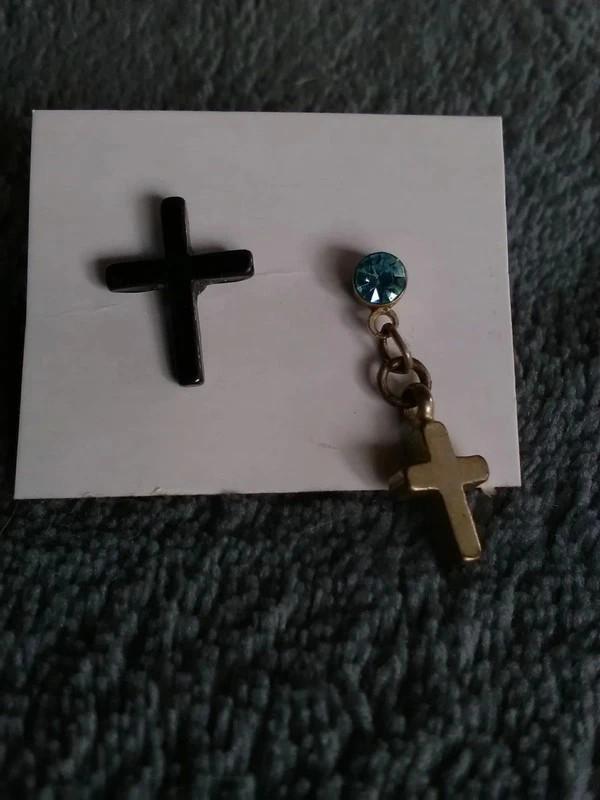 Niet bij elkaar passende kruisoorbellen, Handtassen en Accessoires, Oorbellen, Overige materialen, Hangers, Blauw, Ophalen of Verzenden