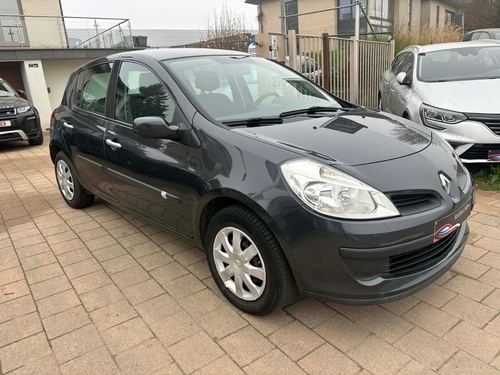 Renault Clio essence de 2008... 68000 km, Autos, Achat, 139 g/km, Entreprise, Boîte manuelle