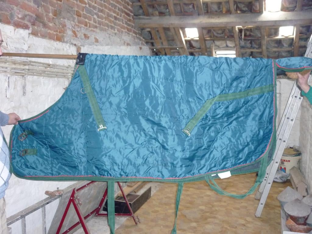 Couverture pour cheval avec couvre queue amovible, Enlèvement ou Envoi, Comme neuf, Couverture
