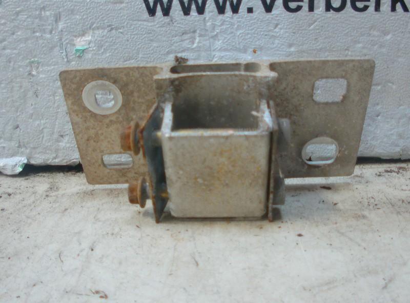 SUPPORT PARE-CHOCS ARRIÈRE GAUCHE Volvo 960 I Estate, Info@VerberkAutodemontage.nl, Nijverheidstraat 1a 1a
5405 AJ  UDEN, NL, Dhr. R. Verberk