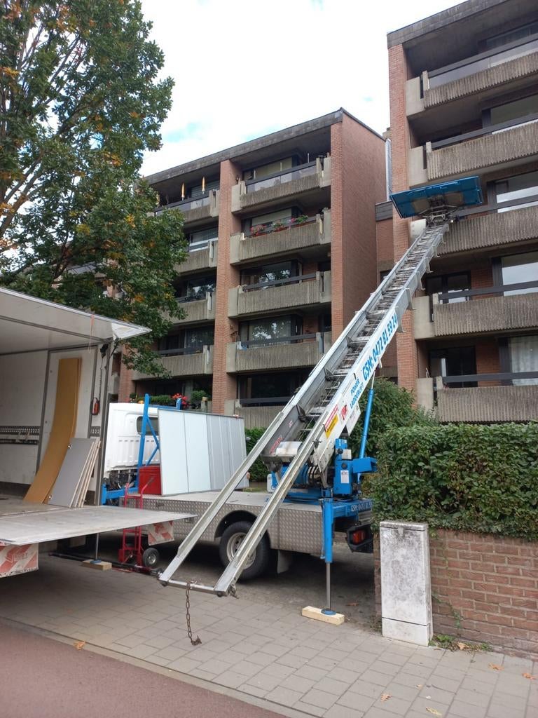 Te huur Ladderlift met bedienen, Huur
