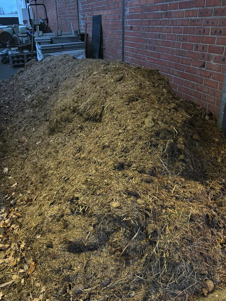 Gratis paardenmest, Ophalen