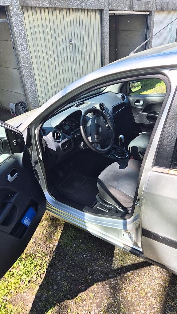 Ford fiesta essence lez ok, Autos, Ford, Argent ou Gris, Achat, Airbags, 1299 cm³