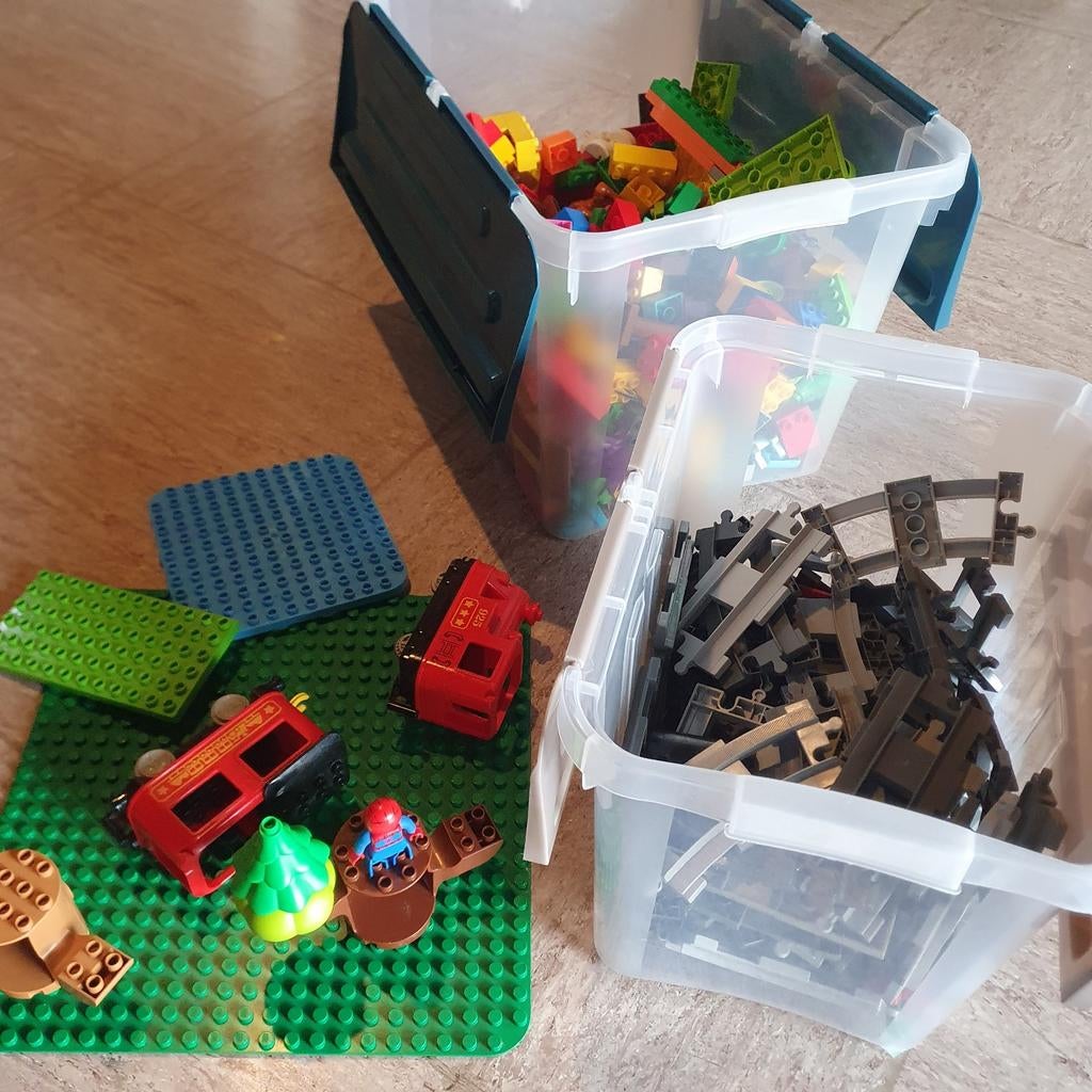 Lego duplo blokken en trein, Ophalen