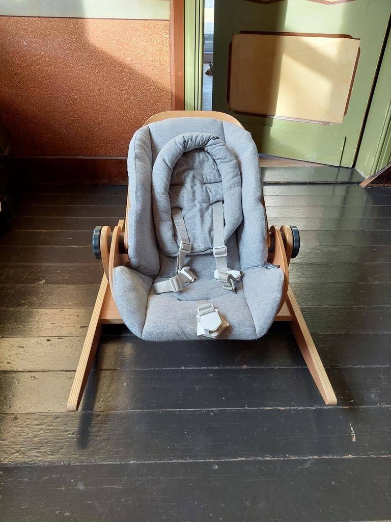 Newborn seat childhome evoluchair met kussen en rocking base, Kinderen en Baby's, Kinderstoelen, Ophalen