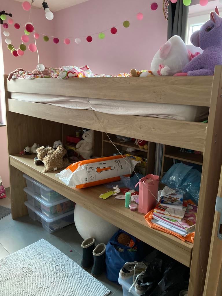 Stapelbed met uitschuifbaar bureau., Kinderen en Baby's, Kinderkamer | Stapelbedden en Hoogslapers, Zo goed als nieuw, Stapelbed