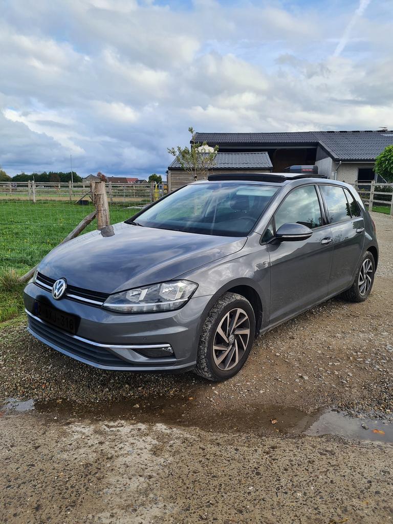 Volkswagen Golf -Avec toit panoramique et faible kilométrage, Autos, Volkswagen, Argent ou Gris, Achat, 1750 kg, Tissu