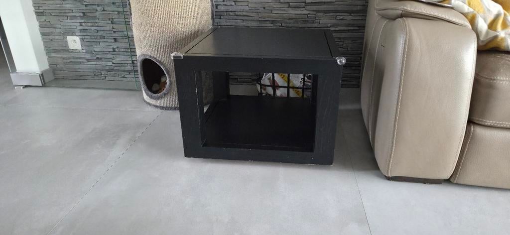 Table base noir en bois exotique peint, Maison & Meubles, Enlèvement