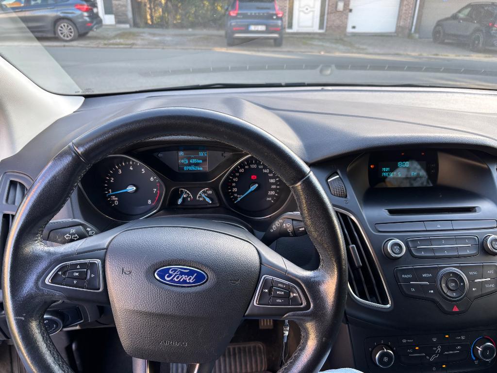 FORD FOCUS 1.0 ECOBOOST BENZINE, Auto's, Ford, Focus, Stof, 1280 kg, 5 deurs