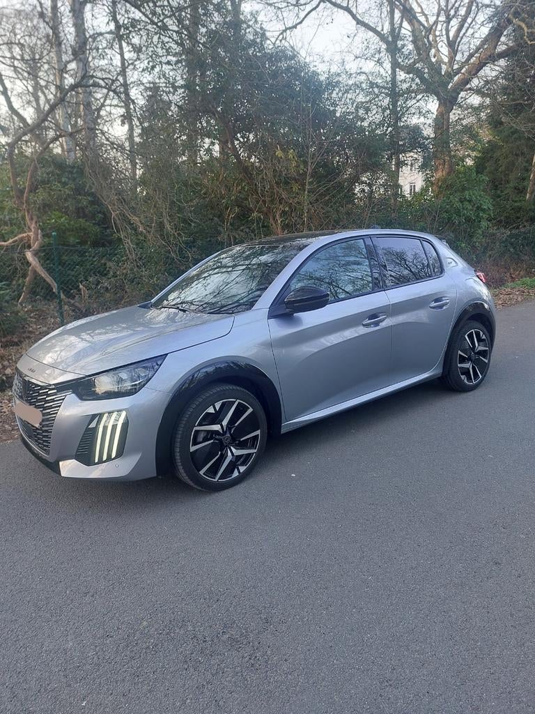 Peugeot 208 1200i gt line met slechts 13500 km bouwjaar 2024, Autos, Achat, Attache-remorque, Particulier