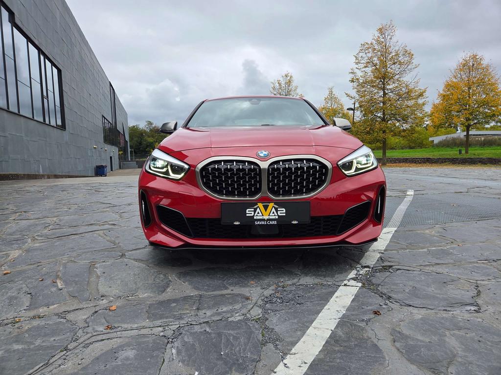 BMW 135 M135i xDrive/PANO/M PERFORMANCE/HARMANKARDON, Auto's, BMW, Automaat, 1998 cc, 1 Reeks, Gebruikt