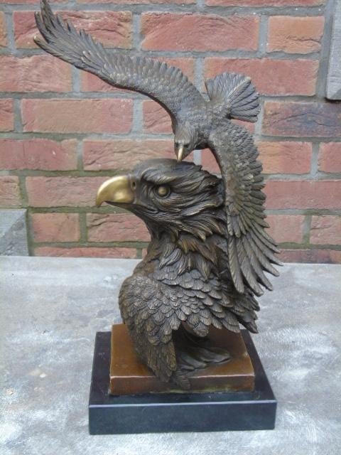 Adelaar tijdens de vlucht + bronzen kop gesigneerd, MILO, Ophalen of Verzenden, Brons